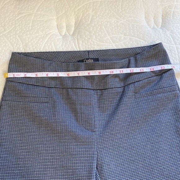 Dahlia Skinny Dress Pants - Picture 3 of 5